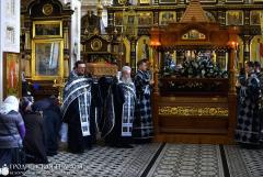 В Великую Пятницу архиепископ Артемий совершил вечерню с чином выноса плащаницы в кафедральном соборе Гродно