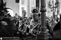 В Великую Пятницу архиепископ Артемий совершил вечерню с чином выноса плащаницы в кафедральном соборе Гродно