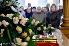 В Великую Пятницу архиепископ Артемий совершил вечерню с чином выноса плащаницы в кафедральном соборе Гродно