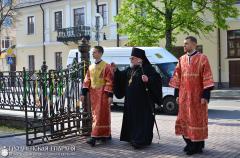 В день праздника Воскресения Христова архиепископ Артемий совершил Пасхальную великую вечерню