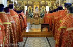 В день праздника Воскресения Христова архиепископ Артемий совершил Пасхальную великую вечерню