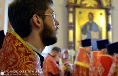 В день праздника Воскресения Христова архиепископ Артемий совершил Пасхальную великую вечерню