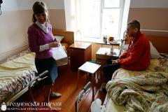 Братчики храма Собора Всех Белорусских Святых города поздравили с Пасхой воспитанников детского дома и хосписа