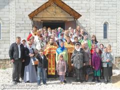 Праздничный молебен в строящемся храме деревни Гущицы