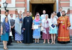 Выпускникам катехизаторских курсов при Покровском соборе вручили дипломы и свидетельства