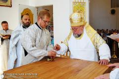 Архиепископ Артемий освятил престол и совершил литургию в храме Собора Белорусских Святых деревни Верейки