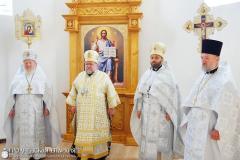 Архиепископ Артемий освятил престол и совершил литургию в храме Собора Белорусских Святых деревни Верейки