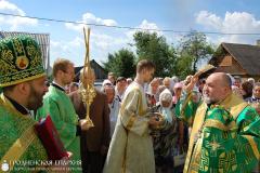 В день Святой Троицы архиепископ Артемий совершил литургию в храме деревни Подороск