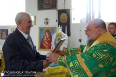 В день Святой Троицы архиепископ Артемий совершил литургию в храме деревни Подороск