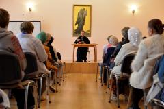 Протодиакон Павел Бубнов рассказал о смысле шестопсалмия в клубе православного общения