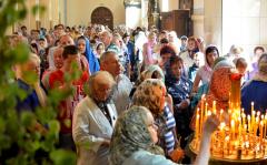 В день Святой Троицы в Покровском соборе состоялись праздничные богослужения
