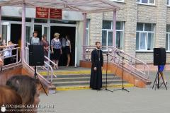 ​Священник выступил на линейках в поселке Зельва