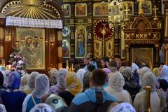 Архиепископ Артемий совершил в Покровском соборе литургию и диаконскую хиротонию