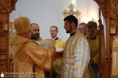 Владыка Артемий совершил литургию и хиротонию в домовой церкви Архиерейского Подворья