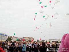 Духовенство Щучинского благочиния приняло участие в торжественной линейке, посвященной Дню знаний