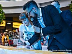 Директор Гродненского благотворительного общества поздравила с днем рождения торговый центр «OldCity»