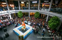 Директор Гродненского благотворительного общества поздравила с днем рождения торговый центр «OldCity»