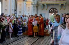 Владыка Артемий  совершил литургию и диаконскую хиротонию в Покровском соборе 