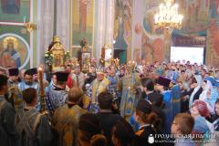 Архиепископ Артемий сослужил Патриаршему Экзарху за праздничной литургией в Свято-Рождество-Богородичном монастыре города Гродно