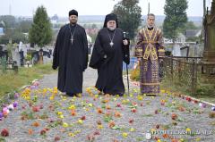 В день праздника Воздвижения Креста Господня архиепископ Артемий совершил литургию в храме города Свислочь