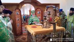 В храме деревни Демброво состоялось соборное богослужение Щучинского благочиния
