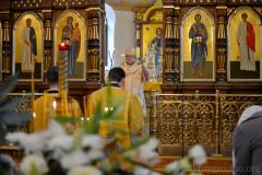 Архиепископ Артемий совершил Божественную литургию в Покровском соборе