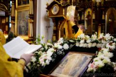 Архиепископ Артемий совершил Божественную литургию в Покровском соборе