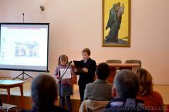 Школьники Покровского собора поздравили матерей мини-концертом