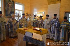 Архиепископ Артемий совершил литургию в храме в честь Казанской иконы Божией Матери деревни Поречье