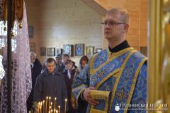 Архиепископ Артемий совершил литургию в храме в честь Казанской иконы Божией Матери деревни Поречье