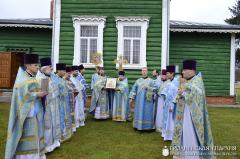 Архиепископ Артемий совершил литургию в храме в честь Казанской иконы Божией Матери деревни Поречье