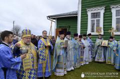 Архиепископ Артемий совершил литургию в храме в честь Казанской иконы Божией Матери деревни Поречье