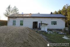 В агрогородке Каролин установили купол с крестом на здание часовни