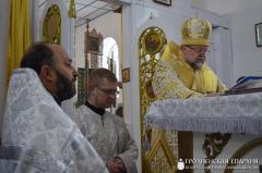 Владыка Артемий совершил освящение престола и литургию в храме деревни Острово