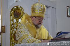 Владыка Артемий совершил освящение престола и литургию в храме деревни Острово