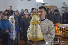 Владыка Артемий совершил освящение престола и литургию в храме деревни Острово