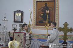 Владыка Артемий совершил освящение престола и литургию в храме деревни Острово