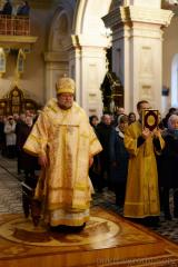 Архиепископ Артемий совершил в Покровском соборе литургию и диаконскую хиротонию