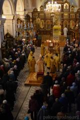 Архиепископ Артемий совершил в Покровском соборе литургию и диаконскую хиротонию