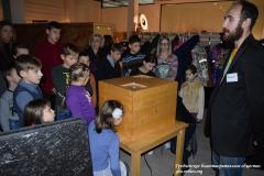 Дети-сироты из Понемуньского детского дома посетили уникальную интерактивную выставку «Очевидное и невероятное: оптические эффекты» 