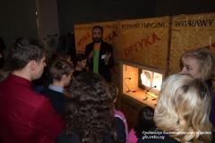 Дети-сироты из Понемуньского детского дома посетили уникальную интерактивную выставку «Очевидное и невероятное: оптические эффекты» 