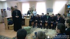 Священник провел беседу о вредных привычках в библиотеке агрогородка Коптевка