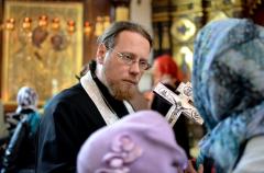 «Літаратурная Беларусь» № 123 выйшла з вершамі святара Пакроўскага собора