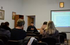 В Родительском клубе Покровского собора говорили на тему: "Демографические проблемы. Духовное осмысление."