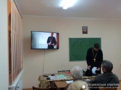 Клирик кафедрального собора Волковыска посетил с лекцией воскресную школу для взрослых при храме поселка Красносельский
