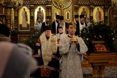 В Рождественский сочельник архиепископ Артемий возглавил великое повечерие и всенощное бдение в кафедральном соборе Гродно