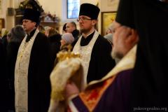 В Рождественский сочельник архиепископ Артемий возглавил великое повечерие и всенощное бдение в кафедральном соборе Гродно