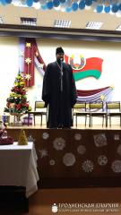 Настоятель храма Рождества Христова, воспитанники и учителя воскресной школы организовали рождественский праздник в школе №27 Гродно