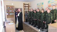 Хор храма святителя Николая поселка Берестовица поздравил с Рождеством воинов заставы №9