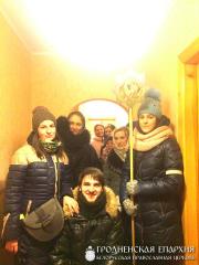 В Мостах братчики колядками поздравили прихожан с Рождеством Христовым